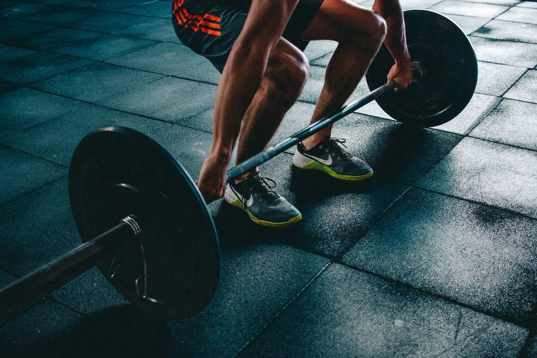 Atleta entrenando con intensidad — longevidad celular y suplementos Epic Labs